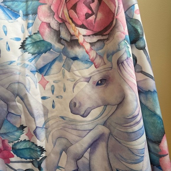 Pretty Unicorn Pullover - Picture 2 of 9